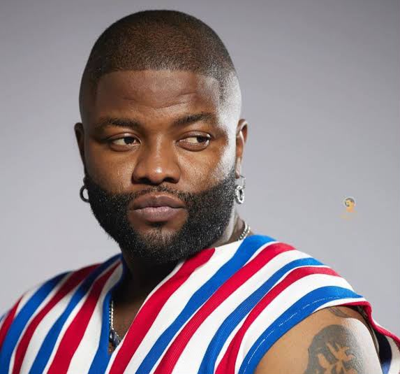 Rapper Skales tackles EFCC operatives over recent Lekki estate raid, recalls past trauma